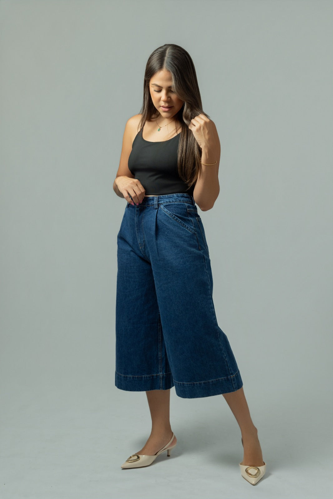 Wide Cropped Jeans