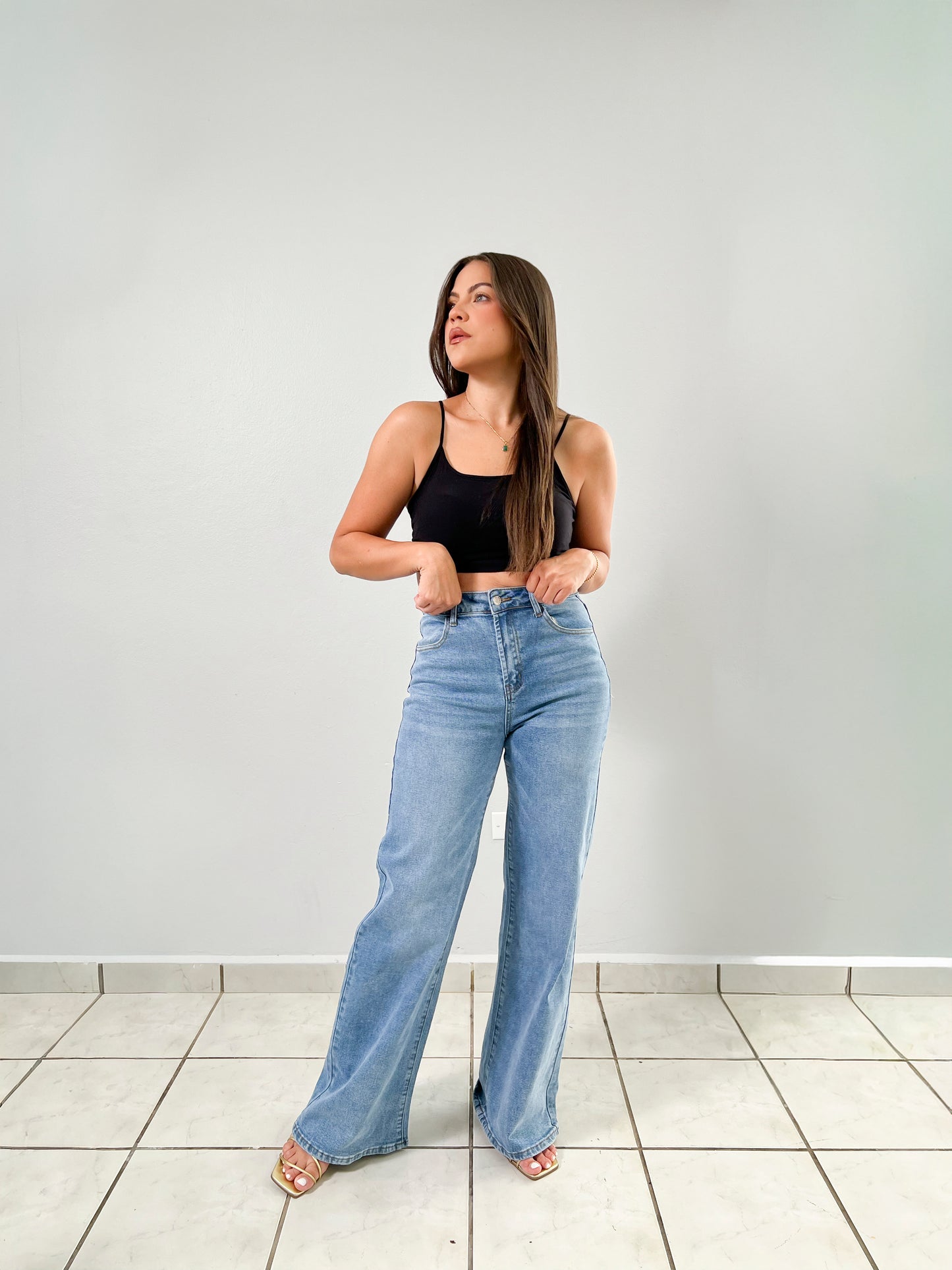 Light Wide Leg Jeans